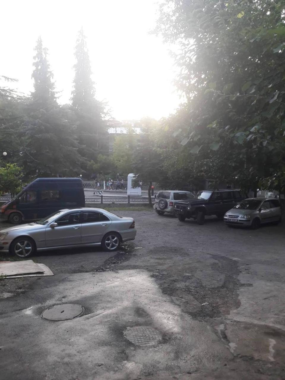 Parkside Apartment بورجومي المظهر الخارجي الصورة